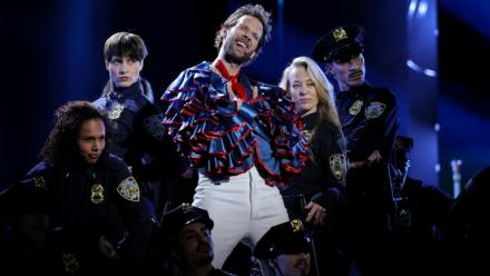 L'acteur Benjamin Lavernhe (C) lors de la 51e édition de la cérémonie des César à l'Olympia à Paris le 26 février 2026