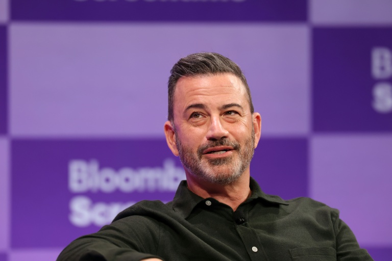 L'humoriste et présentateur de télévision américain Jimmy Kimmel lors d'une conférence organisée par Bloomberg, à Los Angeles (Californie), aux Etats-Unis, le 8 octobre 2025
