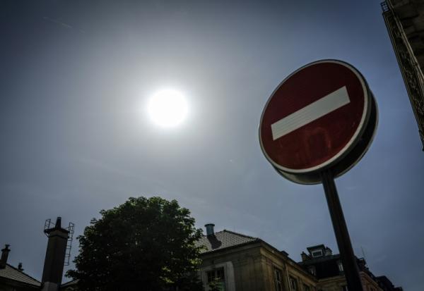 Une rue de Paris durant la vague de chaleur, le 25 mai 2026