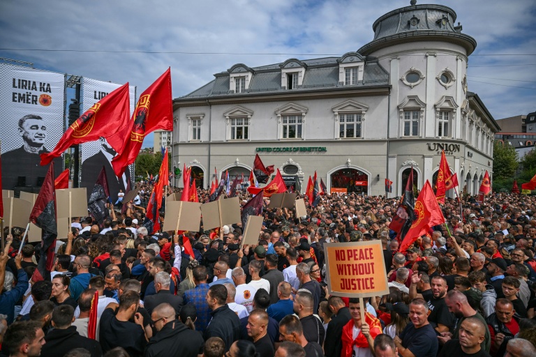 Des Albanais du Kosovo lors de la 