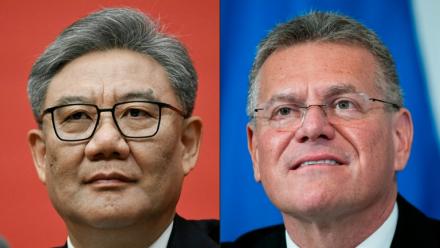 Montage photos du 26 juin 2026 montrant le ministre chinois du Commerce, Wang Wentao (g) et le commissaire européen au Commerce Maros Sefcovic