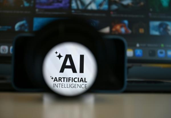 Logo d'intelligence artificielle sur un écran de smartphone, à Brxuelles, le 10 juin 2026