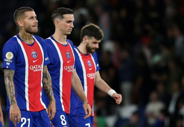 La déception des joueurs du PSG après leur défaite à domicile face à Monaco, le 4 septembre 2026 au Parc des Princes