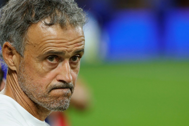 L'entraîneur du PSG Luis Enrique lors de la défaite contre Lens pour le Trophée des champions le 16 août 2026 à Lens dans le nord de la France. 