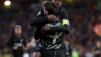 Khvicha Kvaratskhelia et Ousmane Dembélé célèbrent le but du Géorgien lors du match entre Lens et le PSG au stade Bollaert le 13 mai 2026