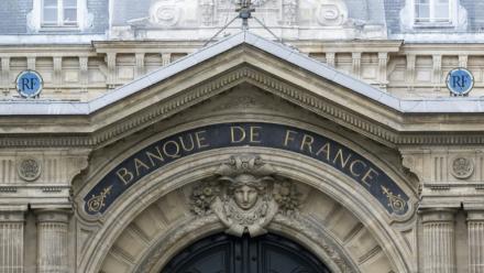La Banque de France a abaissé mercredi ses prévisions de croissance pour 2026 et 2027 en raison de la flambée des prix de l'énergie et de la détérioration du contexte géopolitique liées à la guerre au Moyen-Orient