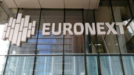 Le bâtiment d'Euronext dans le quartier d'affaires de La Défense, à l'ouest de Paris, le 9 octobre 2025