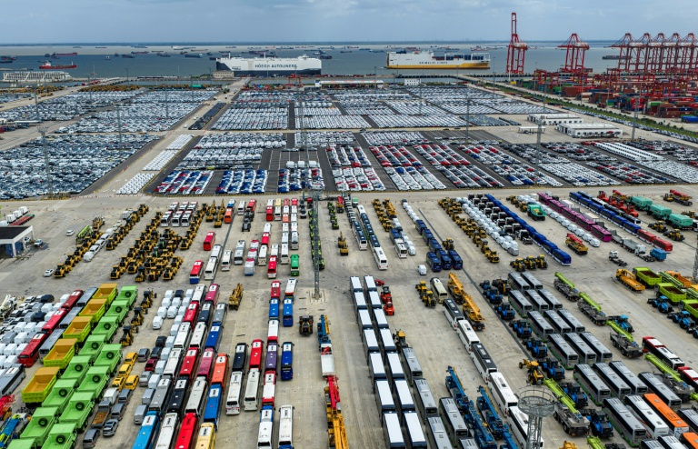 Des véhicules destinés à l'exportation au port de Suzhou, dans la province du Jiangsu, le 9 septembre 2026 dans l'est de la Chine
