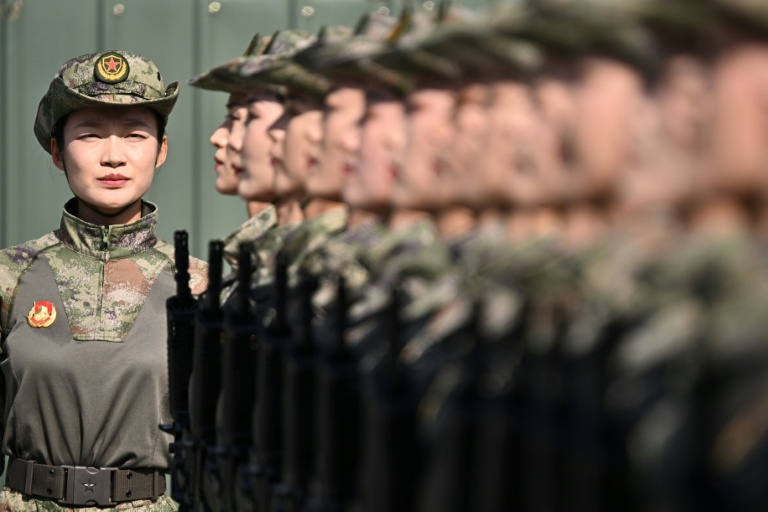 Des militaires chinois participent à une répétition avant le défilé commémorant le 80e anniversaire de la victoire de la Seconde guerre mondiale le 20 août 2025