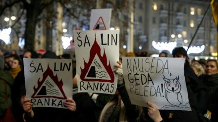 Manifestation à Vilnius pour protester contre la réforme du groupe audiovisuel public LRT, le 17 décembre 2025
