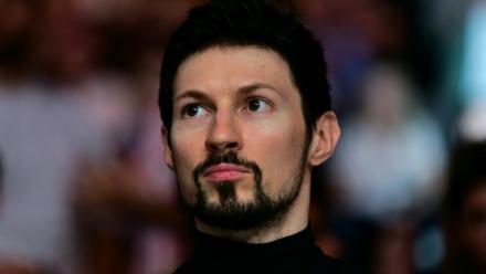 Le cofondateur de Telegram, Pavel Durov, assistant à un combat de MMA entre le Russe Said Nurmagomedov et l'Américain Mario Bautista à Abou Dhabi, le 25 octobre 2025 