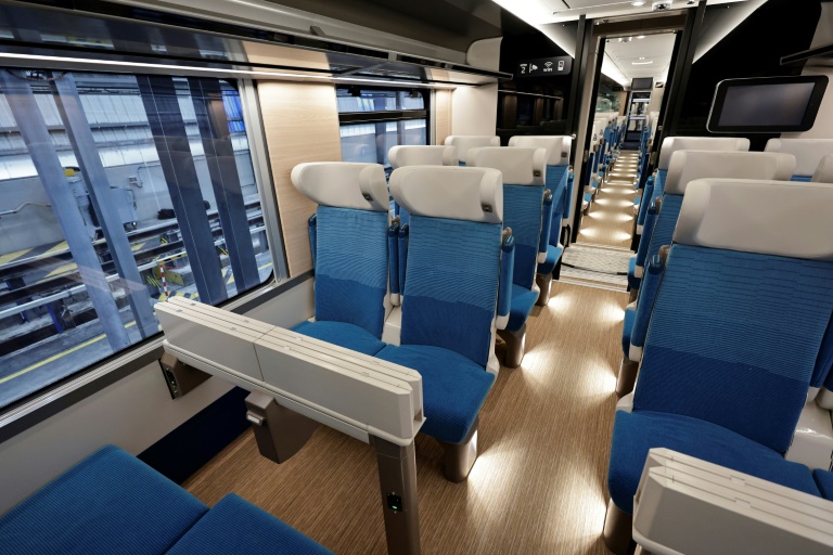 Un wagon deuxième classe du nouveau train