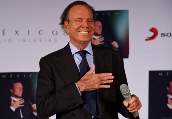 Le chanteur espagnol Julio Iglesias, à Mexico, le 23 septembre 2015