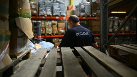 Depuis le 1er juillet, les petits colis (d'une valeur inférieure à 150 euros) importés dans l'UE sont soumis à une taxe de 3 euros par catégorie d'article contenue dans chaque paquet