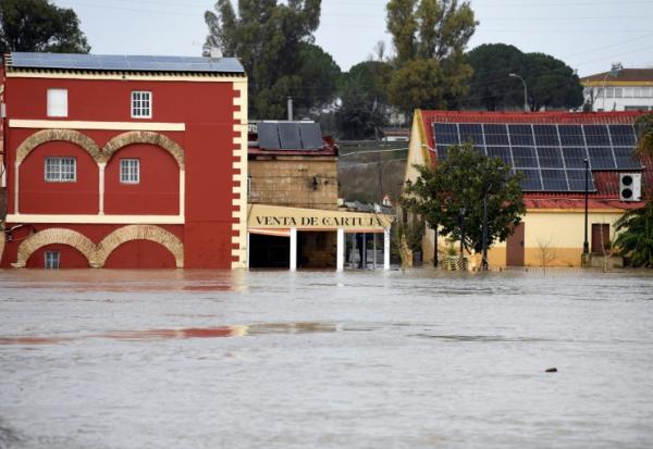 Une zone inondée dans le village de Las Pachecas à Jerez, lors de la dépression Leonardo, le 5 février 2026 dans le sud de l'Espagne