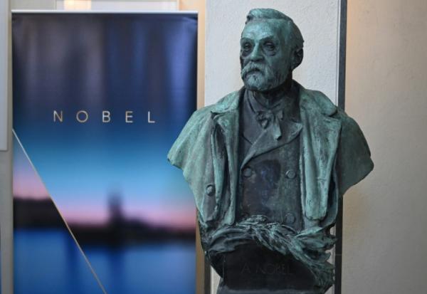 Une statue d'Alfred Nobel, à Stockholm, le 5 octobre 2026 en Suède
