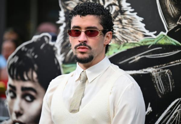 Le chanteur portoricain Bad Bunny assiste à la première du film "Pris au piège - Caught Stealing" à New York, aux Etats-Unis, le 26 août 2025