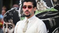 Le chanteur portoricain Bad Bunny assiste à la première du film "Pris au piège - Caught Stealing" à New York, aux Etats-Unis, le 26 août 2025