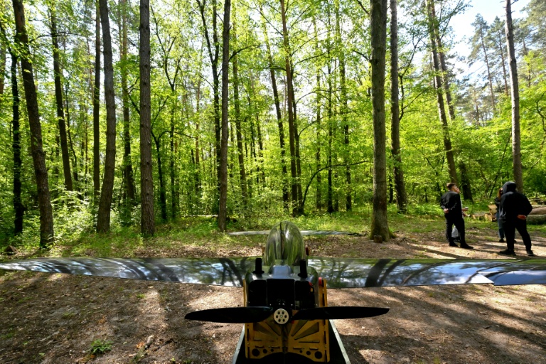 Un drone utilisé pour frapper en profondeur le territoire de la Russie, dans un lieu non dévoilé d'Ukraine, le 16 mai 2026