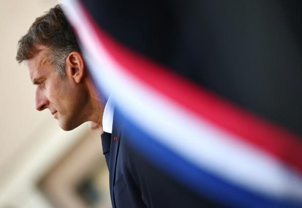 Le président de la République Emmanuel Macron le 17 août 2026 à Bormes-les-Mimosas, dans le Var