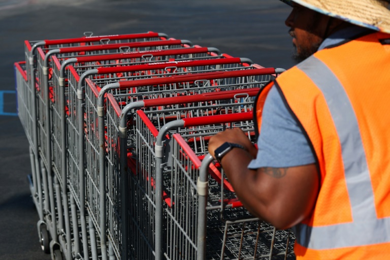 Les prix des courses alimentaires et de l'essence ont augmenté le mois dernier pour les Américains