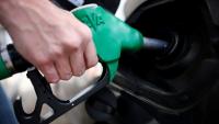 Le prix moyen du litre de gazole a reculé de près de 2 centimes, passant à 1,995 euros vendredi 12 juin, contre 2,014 la semaine précédente