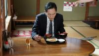 L'acteur Yutaka Matsushige lors du tournage d'un épisode de la série télévisée "Le gourmet solitaire" dans un restaurant spécialisé dans le thon à Yokoshibahikari, dans la préfecture de Chiba, le 19 mai 2026 au Japon