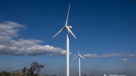 Des éoliennes à Martigues, dans les Bouches-du-Rhône, le 25 mars 2026