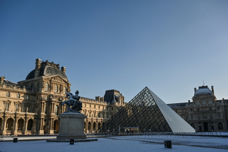 Le musée parisien du Louvre le 6 janvier 2026
