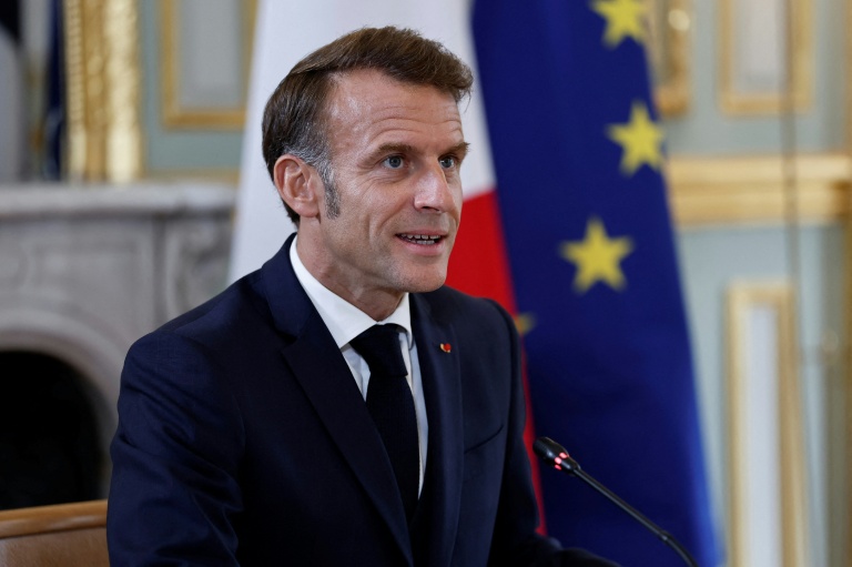 Le président français Emmanuel Macron participe à une vidéoconférence au palais présidentiel de l'Elysée, à Paris, le 15 septembre 2025