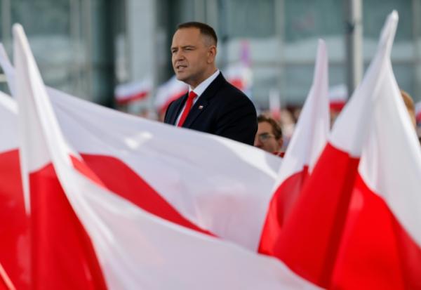 Le président polonais Karol Nawrocki s'exprime lors d'une cérémonie le 6 août 2025 à Varsovie