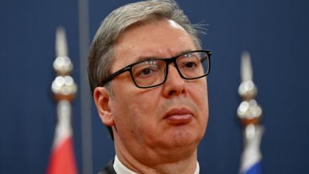 e président serbe Aleksandar Vucic a déclaré dimanche vouloir "éviter à tout prix" une "confiscation" des parts russes dans la compagnie pétrolière serbe NIS.