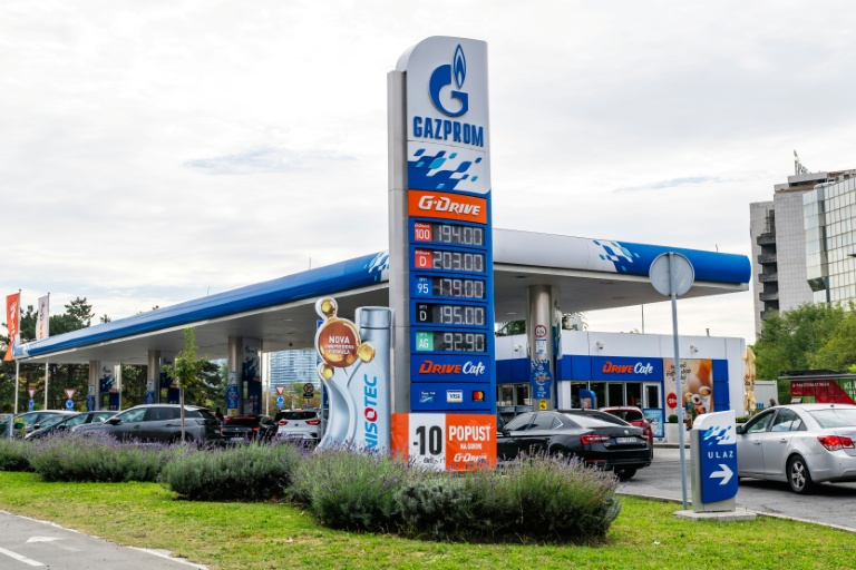 Station-service Gazprom opérée par NIS, le 9 octobre 2025.