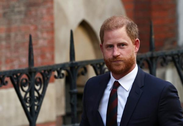 Le prince Harry quitte la Haute Cour de justice britannique, à Londres, le 9 avril 2025