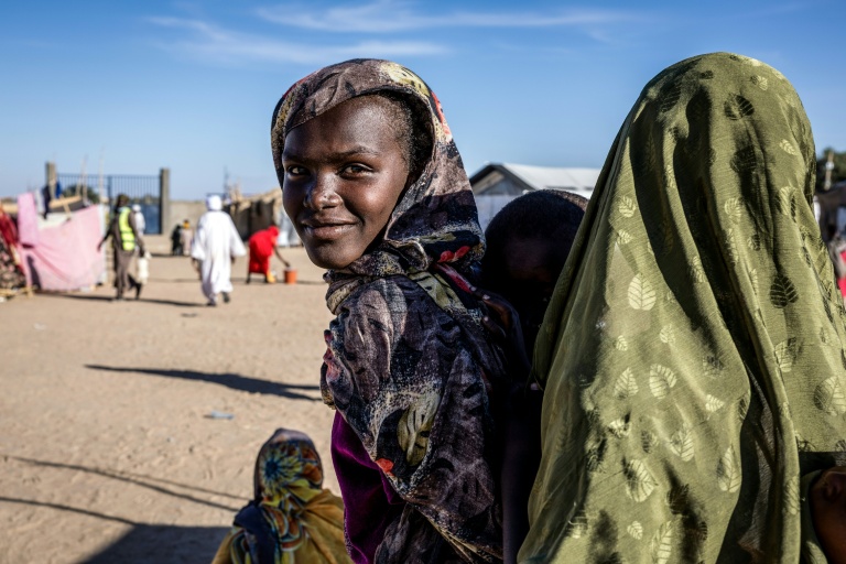 Une jeune réfugié soudanais au camp de transit de Tiné, au Tchad, le 8 novembre 2025