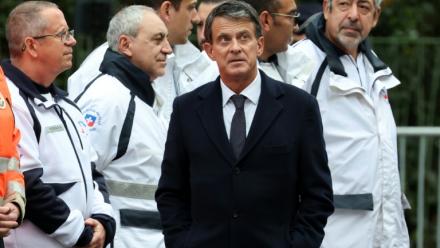 Manuel Valls arrive à la cérémonie d'hommage aux victimes du 13-Novembre au Bataclan, le 13 novembre 2025