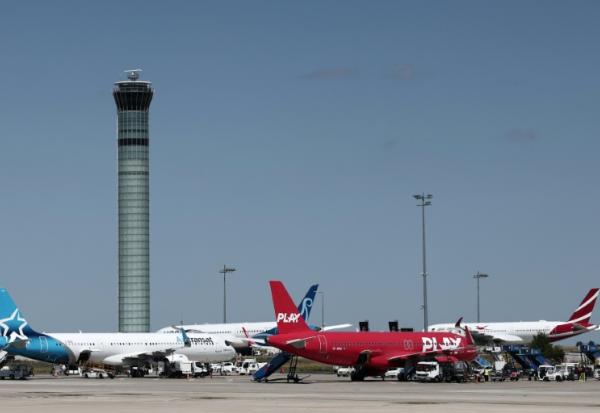 Des entreprises, mais aussi le ministère des Transports, pointent certains effets délétères pour le secteur aérien français de l'alourdissement récent de sa fiscalité