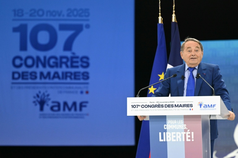 Le vice-président de l'Association des maires de France (AMF), André Laignel (PS), au 107e congrès de l'organisation, à Paris, le 20 novembre 2025