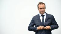 Le Premier ministre Sébastien Lecornu, le 17 juin 2025 à l'aéroport du Bourget