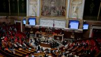 L'Assemblée nationale confirmera-t-elle son vote ? Les députés ont achevé samedi dans les temps impartis l'examen de deux propositions de loi, l'une sur les soins palliatifs et l'autre relative au "droit à l'aide à mourir", sur lesquels deux votes solennels se tiendront mardi