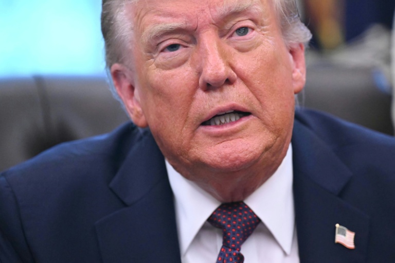 Le président américain Donald Trump s'exprime dans le bureau ovale de la Maison Blanche à Washington, le 15 septembre 2025