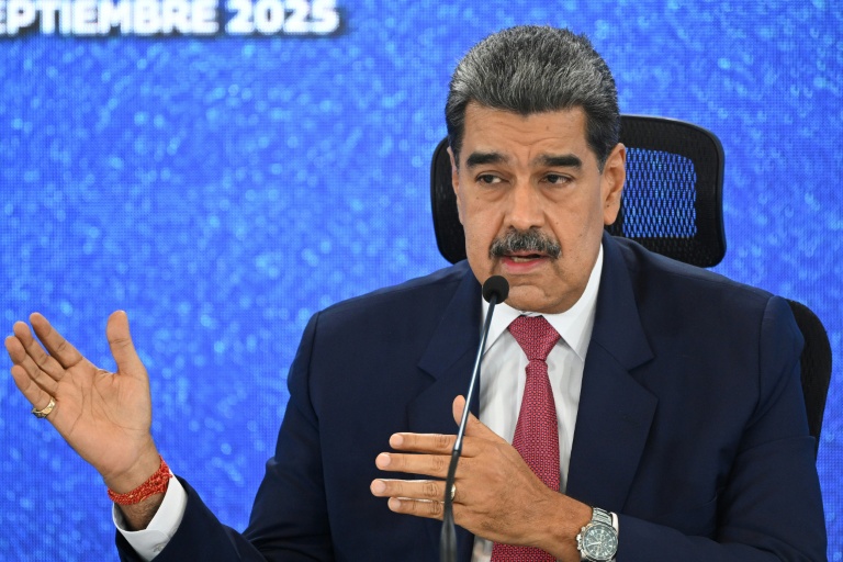 Le président vénézuélien Nicolas Maduro s'exprime lors d'une conférence de presse avec les médias internationaux, à Caracas, le 15 septembre 2025