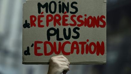 Une pancarte durant une manifestation de lycéens à Bordeaux, le 6 octobre 2026