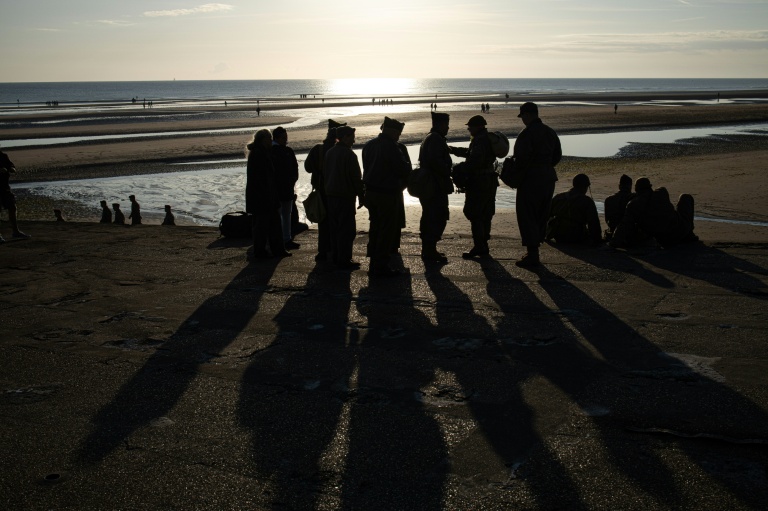 Rassemblement sur la plage d'Omaha Beach, dans le Calvados, le 6 juin 2019 lors des célébrations du 75e anniversaire du Débarquement