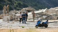 Des soldats inspectent les destructions sur un site visé par une frappe aérienne israélienne dans le village d'Arabsalim, dans le sud du Liban, le 6 septembre 2026