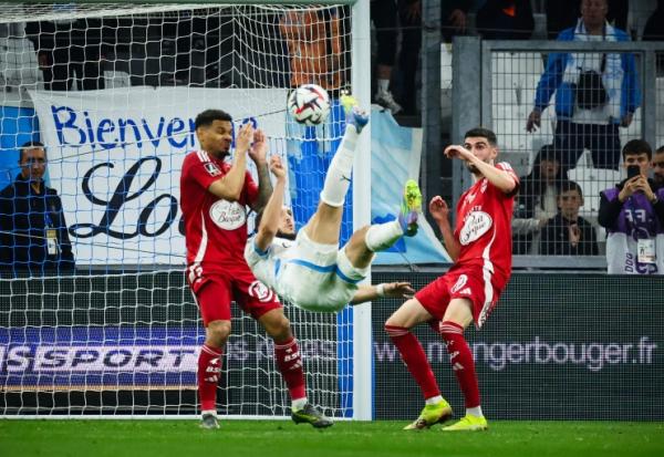 Le retourné acrobatique victorieux d'Amine Gouiri pour l'OM face à Brest, le 27 avril 2025 au Vélodrome