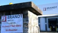 Devant l'usine Brandt de Vendôme, dans le Loir-et-Cher, le 15 décembre 2025