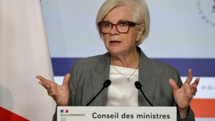 La ministre des Armées, Catherine Vautrin, lors d'une conférence de presse à l'issue du Conseil des ministres à l'Élysée, le 8 avril 2026 à Paris