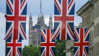 "Si vous agissez de manière irresponsable ou si vous visez délibérément nos câbles, vous en subirez de graves conséquences", a déclaré la secrétaire d'Etat aux Télécommunications britannique, Liz Lloyd
