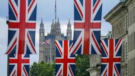 "Si vous agissez de manière irresponsable ou si vous visez délibérément nos câbles, vous en subirez de graves conséquences", a déclaré la secrétaire d'Etat aux Télécommunications britannique, Liz Lloyd